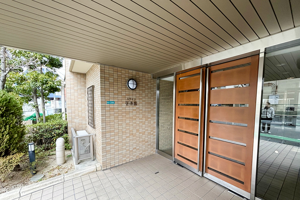 マンションエントランス